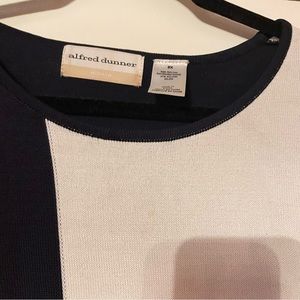 Color block , cardigan.long sleeves.